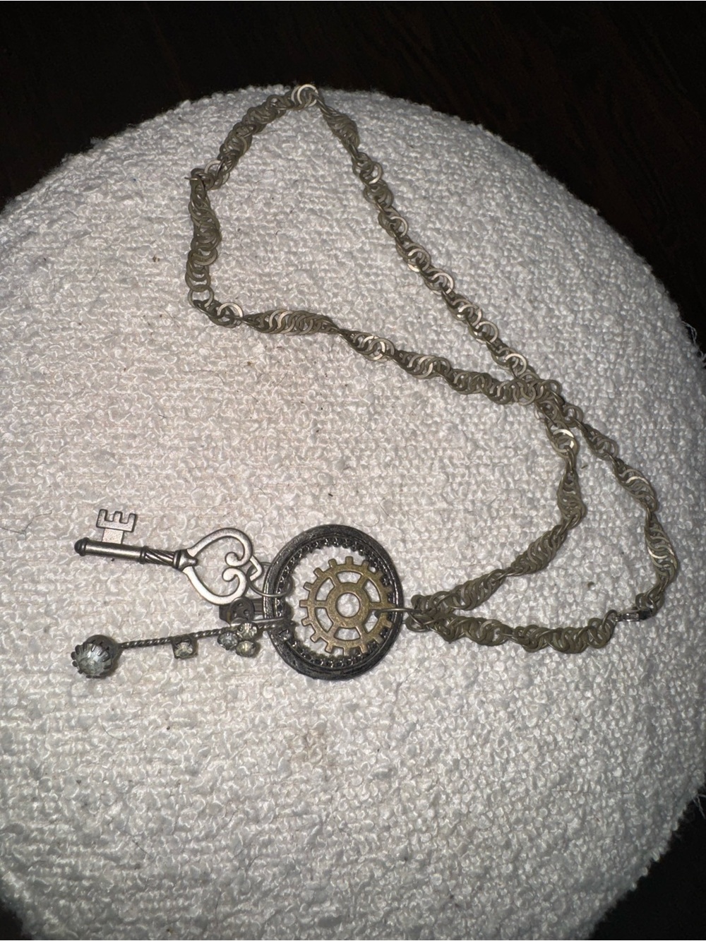 Vintage-Inspired Brass Gear & Key Pendant Necklace - Gold Tone